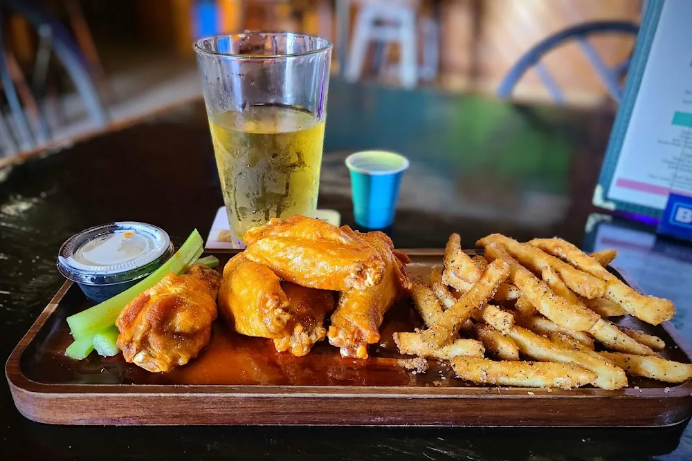 Chicken Wings with Fries